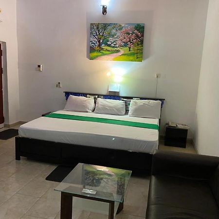Hgl Guest House East Legon Exterior photo