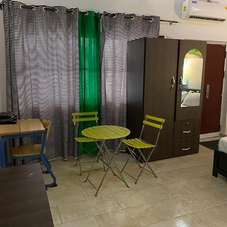 Hgl Guest House East Legon Exterior photo
