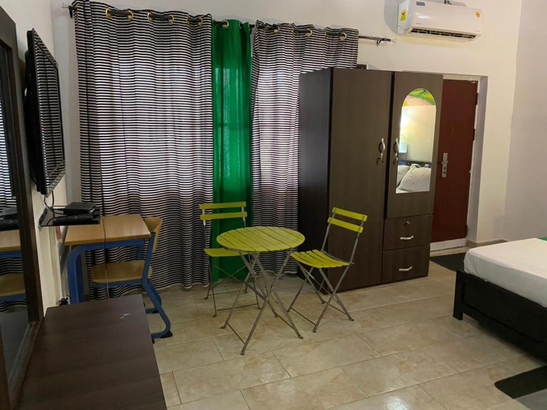 Hgl Guest House East Legon Exterior photo